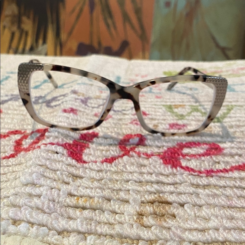 Stylish Tortoiseshell and Silver Women's Prescription Glasses